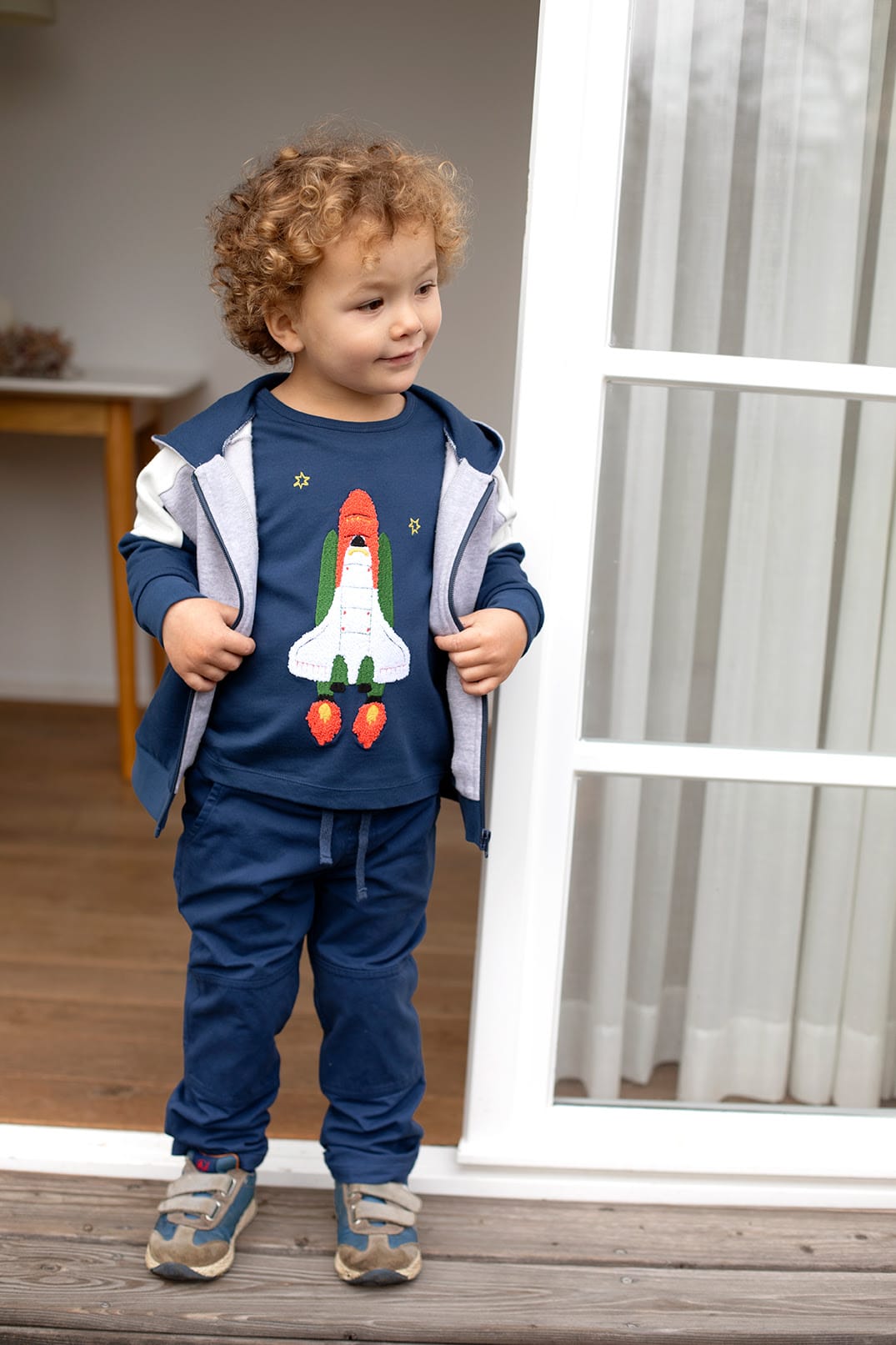 Shirt mit Bouclé Raketenstickerei in midnight